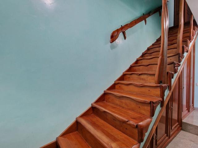 Dupleks trosoban stan 100m2 sa fantastičnim pogledom na more, Sveti Stefan (NA DUZI VREMENSKI PERIOD