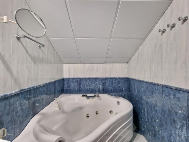 Dupleks trosoban stan 100m2 sa fantastičnim pogledom na more, Sveti Stefan (NA DUZI VREMENSKI PERIOD