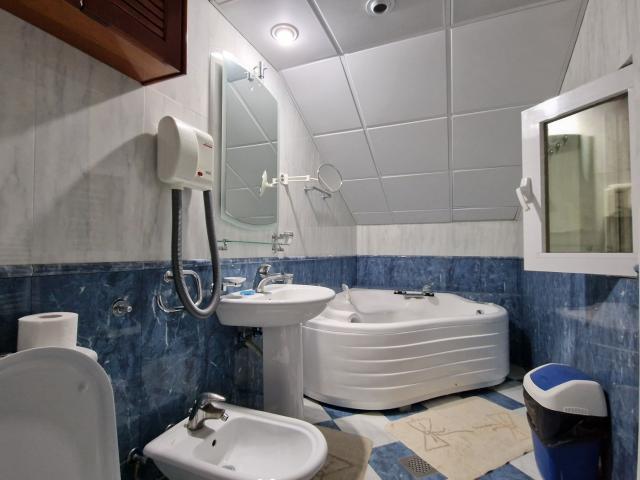 Dupleks trosoban stan 100m2 sa fantastičnim pogledom na more, Sveti Stefan (NA DUZI VREMENSKI PERIOD