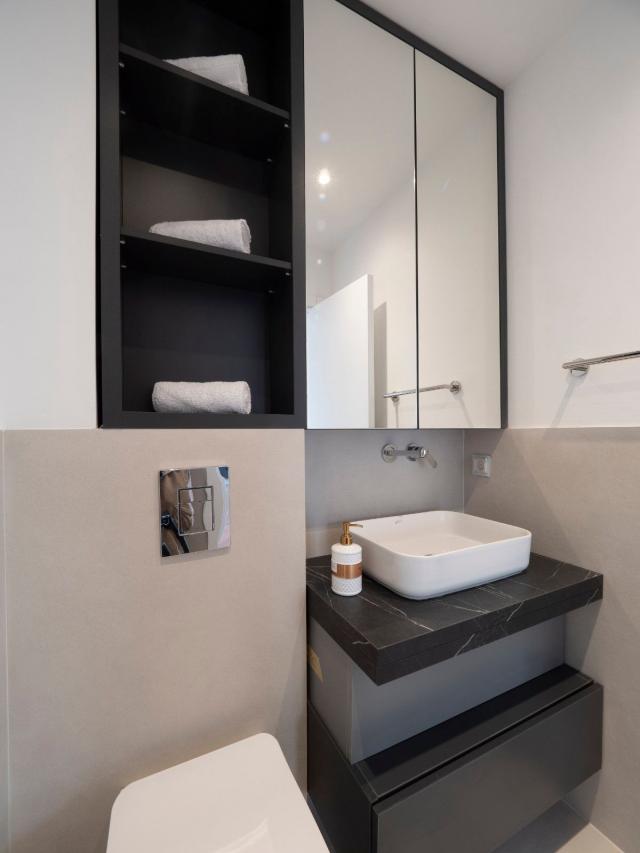 EKSTRA LUKSUZAN PENTHOUSE 140M2, TERASA SA DJAKUZI KADOM I  SPEKTAKULARNIM POGLEDOM NA MORE, BECICI