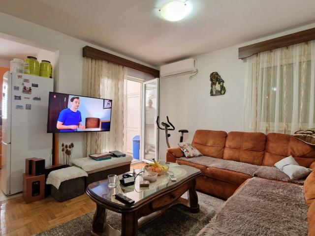Na prodaju namešten dvosoban stan 76 m²  – Rozino, Budva