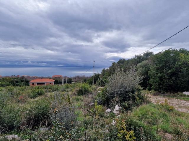 Urbanizovan plac  600m2 sa pogledom na more, Krimovica-Opstina Kotor. 