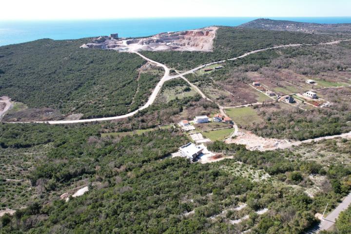 Zemljište 3542m² u Višnjevu, Kotor