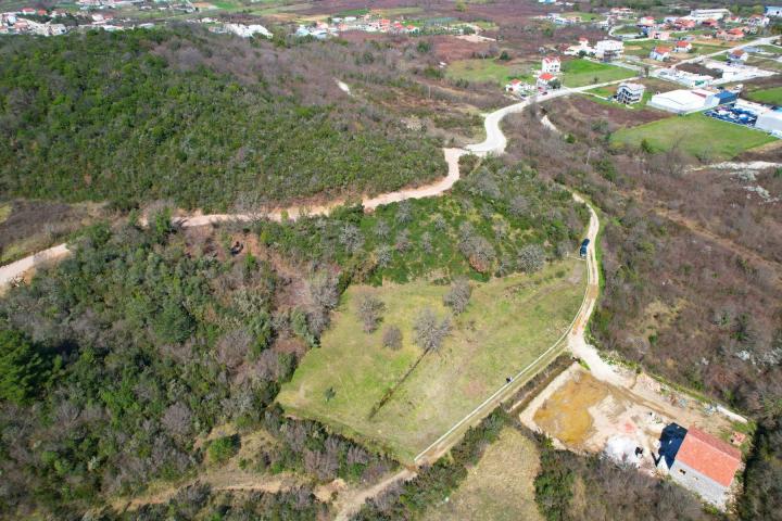 Prodaja urbanizovanog zemljišta 4.380 m² – Radanovići, Kotor (Odlična lokacija blizu Jadranske magis