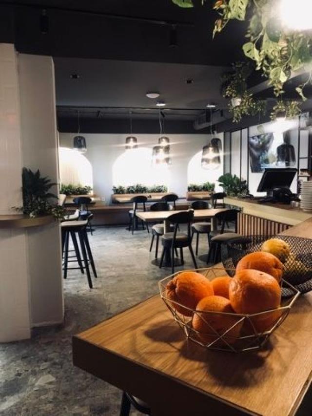 Na prodaju kompletno opremljena kafe-picerija u radu u novoizgradjenom kompleksu The Old Bakery, Bud