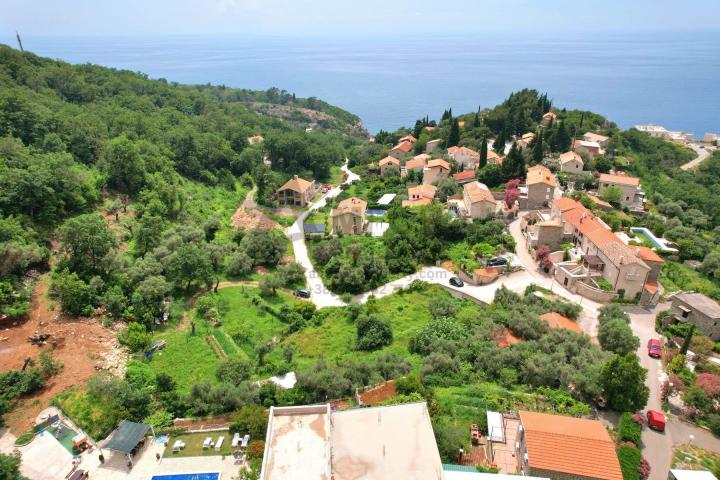 Prodaja urbanizovanog placa 1127m2 - Rijeka Reževića (Budvanska rivijera)