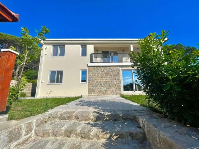 Ekskluzivna vila sa bazenom u Zagori, opština Kotor