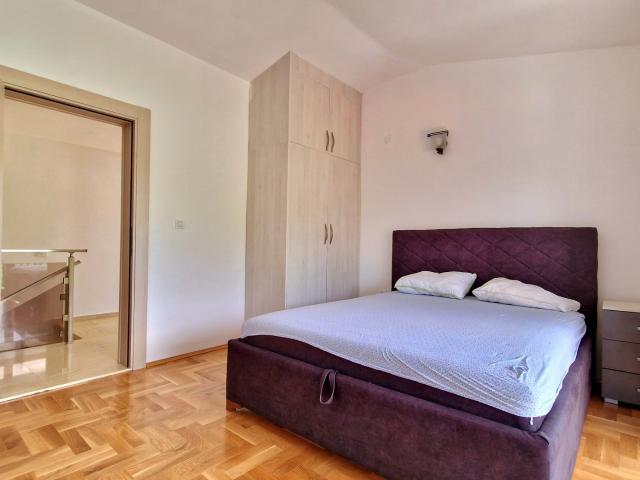 Ekskluzivna vila sa bazenom u Zagori, opština Kotor