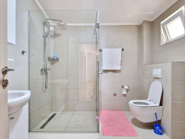 Ekskluzivna vila sa bazenom u Zagori, opština Kotor