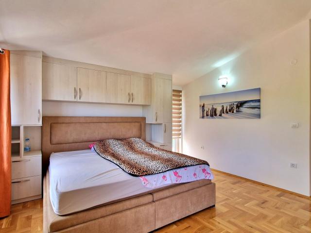 Ekskluzivna vila sa bazenom u Zagori, opština Kotor