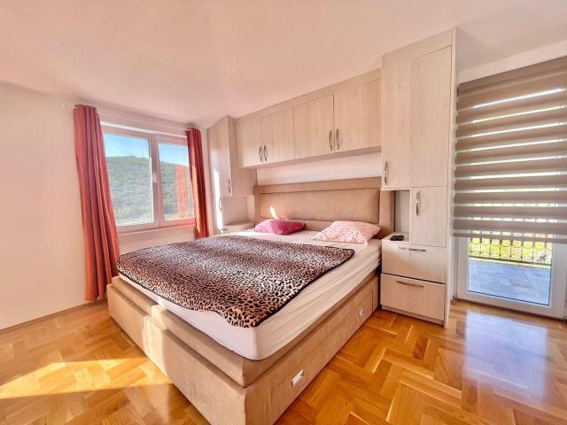 Ekskluzivna vila sa bazenom u Zagori, opština Kotor