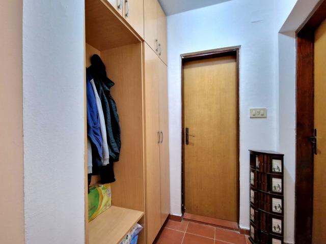 Kuća na prodaju, samo 150m od hotela Queen u Bečićima - Površine 165m2