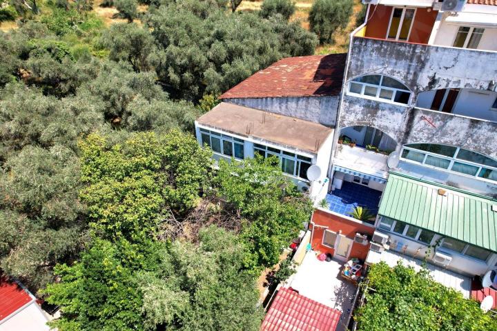 Kuća na prodaju, samo 150m od hotela Queen u Bečićima - Površine 165m2