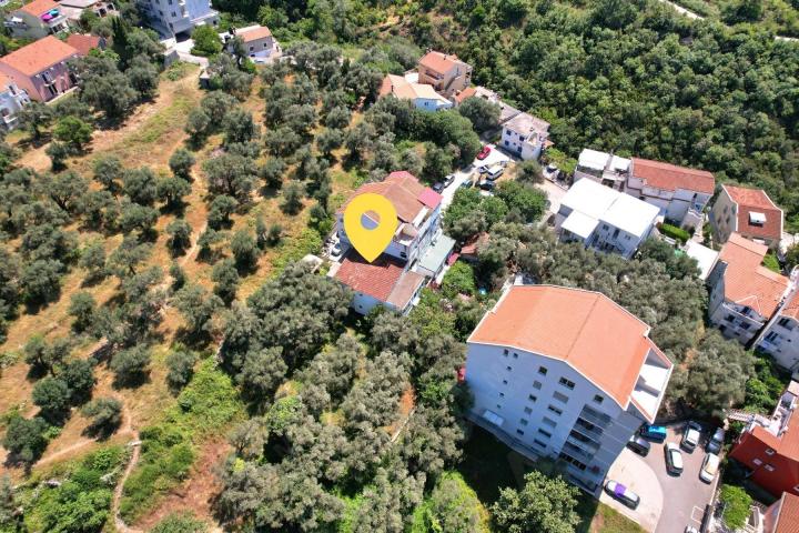 Kuća na prodaju, samo 150m od hotela Queen u Bečićima - Površine 165m2