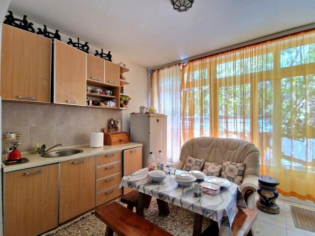 Kuća na prodaju, samo 150m od hotela Queen u Bečićima - Površine 165m2