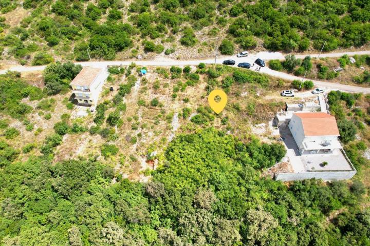 PROSTRAN PLAC SA POGLEDOM NA MORE U VIŠNJEVU, KOTORSKA OPŠTINA 1587M2