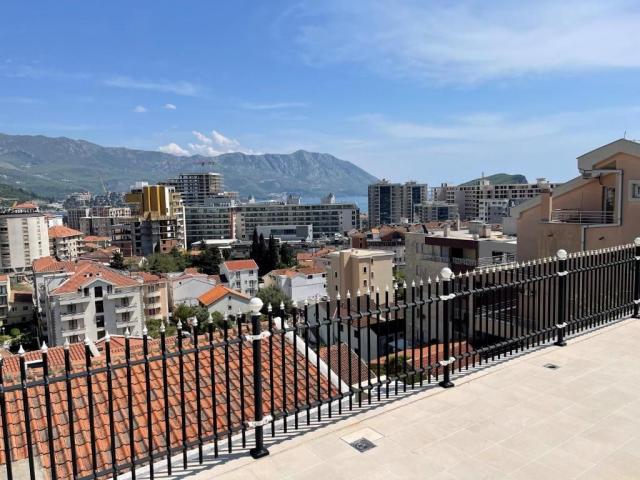 Prostrana Kuća 828m2 sa Pogledom na More- Budva, Babin Do
