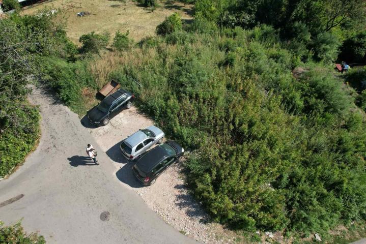 Plac 1515m2 sa gradjevinskom dozvolom u Budvi. 