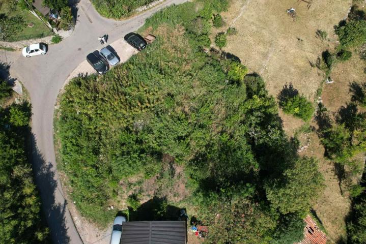 Plac 1515m2 sa gradjevinskom dozvolom u Budvi. 