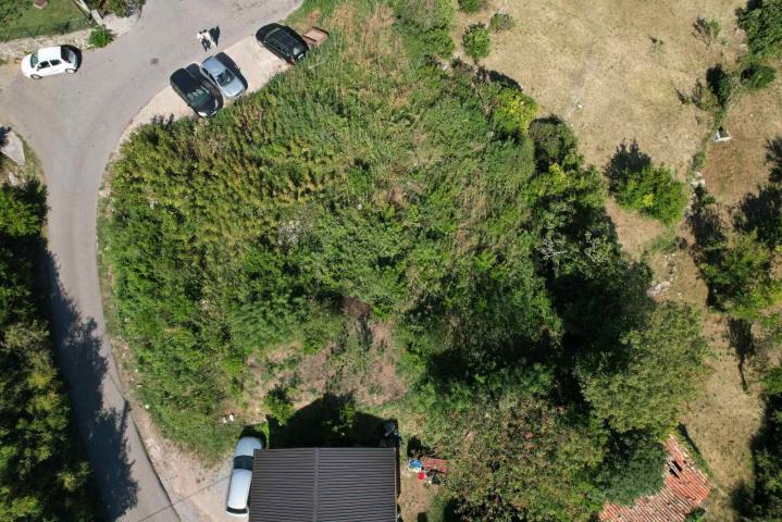 Plac 1515m2 sa gradjevinskom dozvolom u Budvi. 