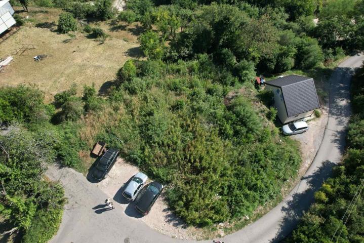 Plac 1515m2 sa gradjevinskom dozvolom u Budvi. 