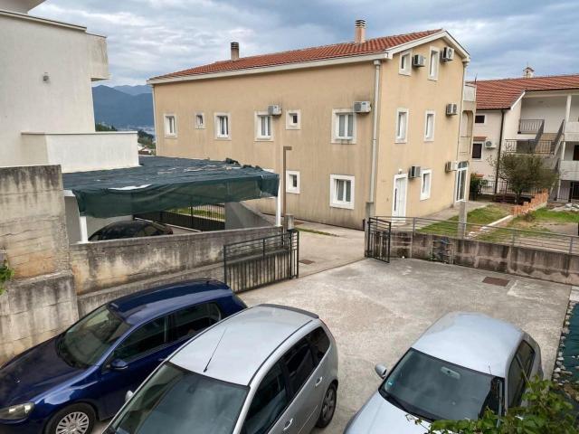 Prodaja trosobnog duplex stana 100m² sa panoramskim pogledom na more – Baošići, Herceg Novi