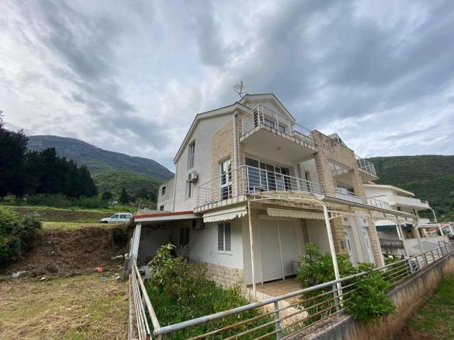 Prodaja trosobnog duplex stana 100m² sa panoramskim pogledom na more – Baošići, Herceg Novi