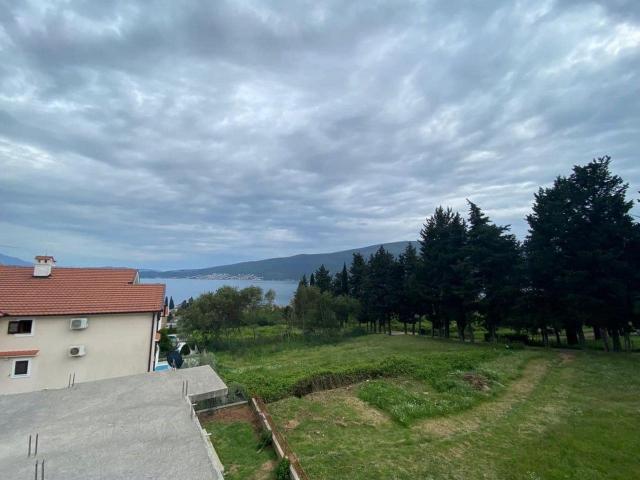 Prodaja trosobnog duplex stana 100m² sa panoramskim pogledom na more – Baošići, Herceg Novi