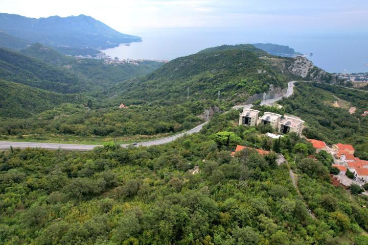 Urbanizovan plac 7708m2 Markovici, Budva