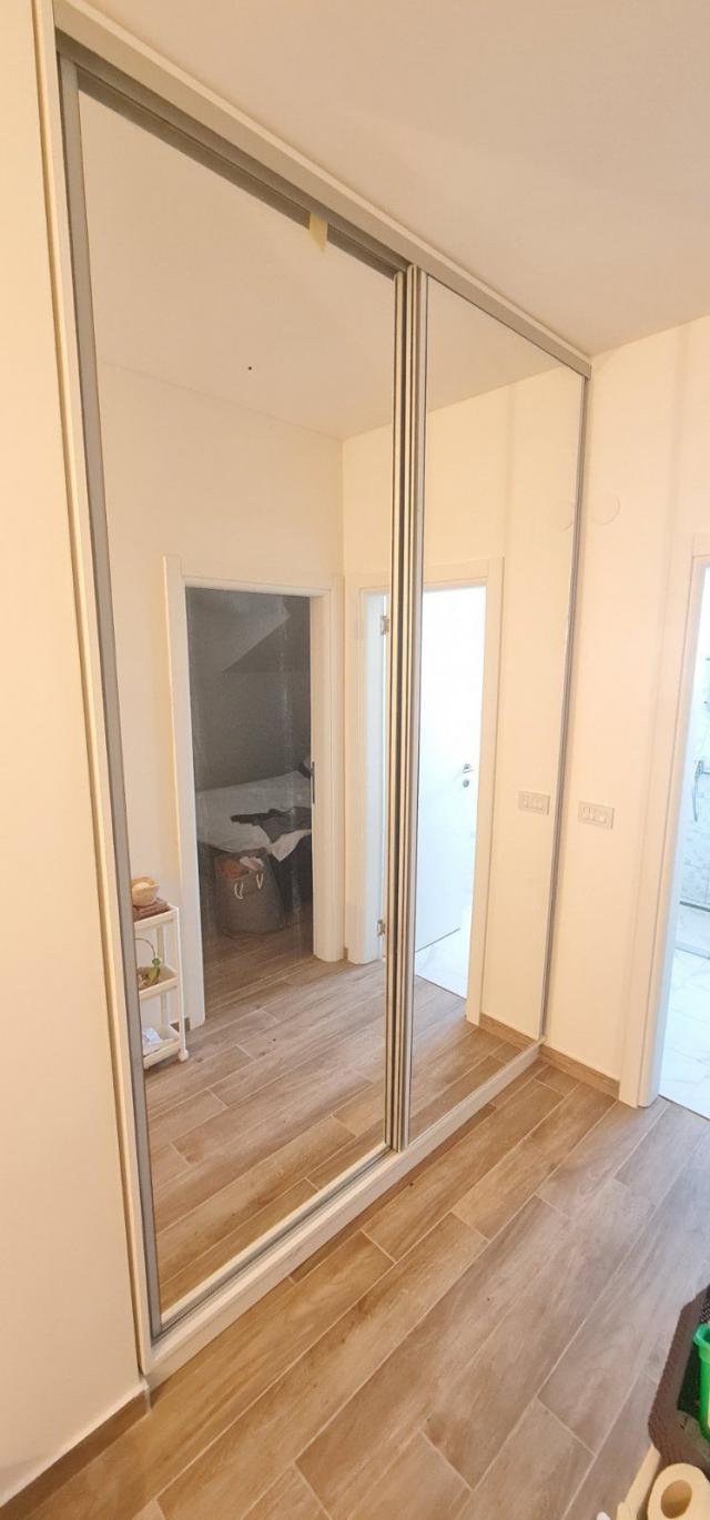 Tivat, Gradiosnica - Prodaja Moderne Kuće s 8 Stanova