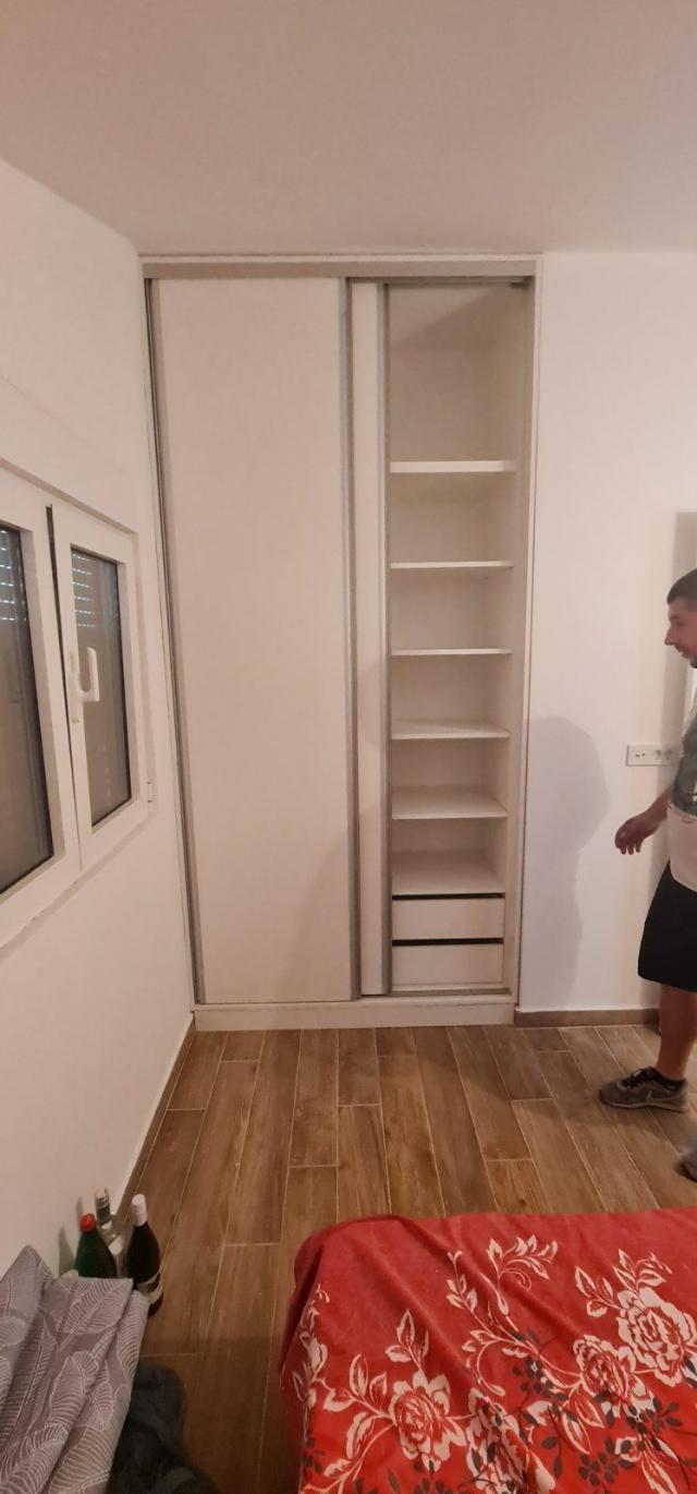 Tivat, Gradiosnica - Prodaja Moderne Kuće s 8 Stanova