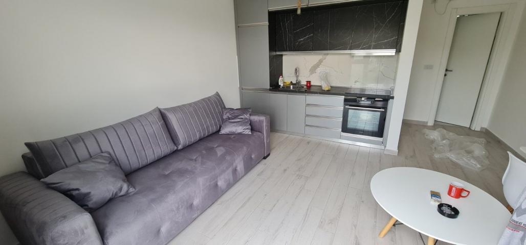 Tivat, Gradiosnica - Prodaja Moderne Kuće s 8 Stanova
