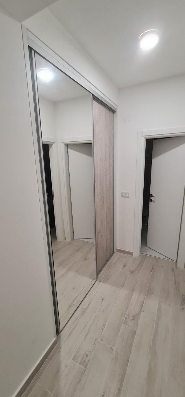 Tivat, Gradiosnica - Prodaja Moderne Kuće s 8 Stanova