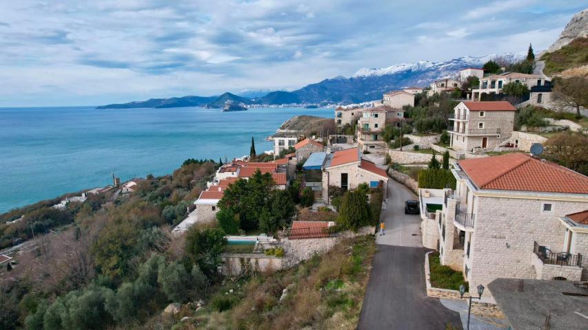 Luksuzna vila sa bazenom i pogledom na more u Rezevicima