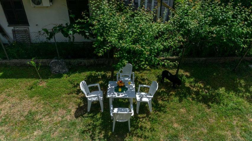 Trospratna kuca apartmanskog tipa, Lastva Grbaljska-Budva