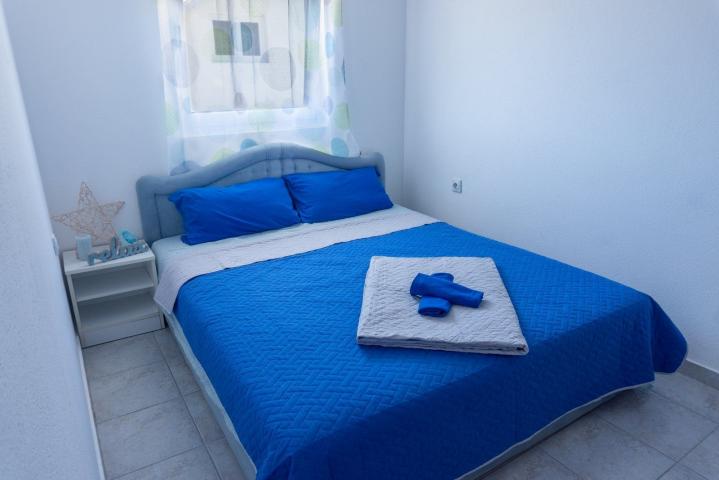 Trospratna kuca apartmanskog tipa, Lastva Grbaljska-Budva