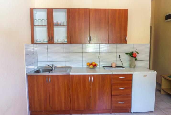 Trospratna kuca apartmanskog tipa, Lastva Grbaljska-Budva