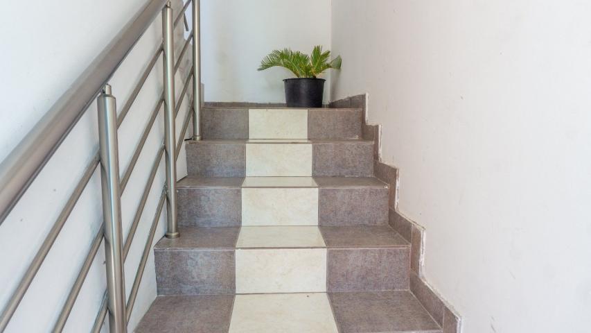 Trospratna kuca apartmanskog tipa, Lastva Grbaljska-Budva