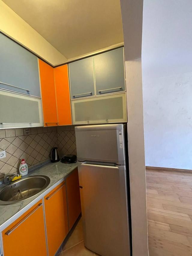 Prodaja jednosobnog stana 53 m² – Pržno, 100 m od mora