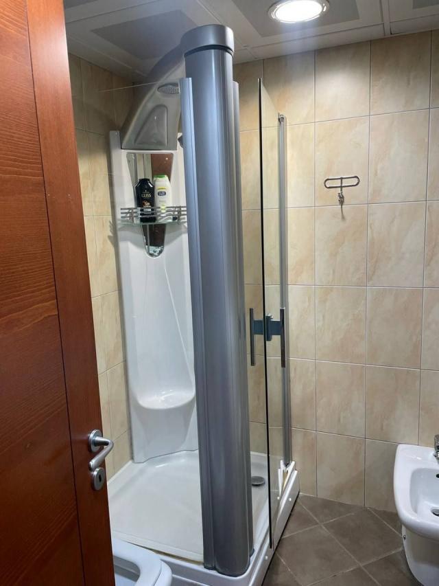 Prodaja jednosobnog stana 53 m² – Pržno, 100 m od mora