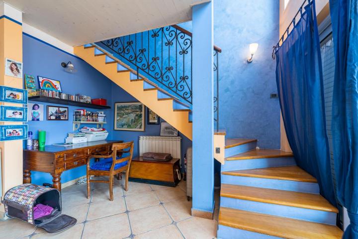 Dupleks apartman sa pogledom na more u centru Budve