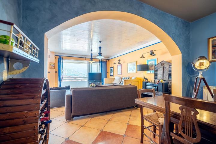 Dupleks apartman sa pogledom na more u centru Budve