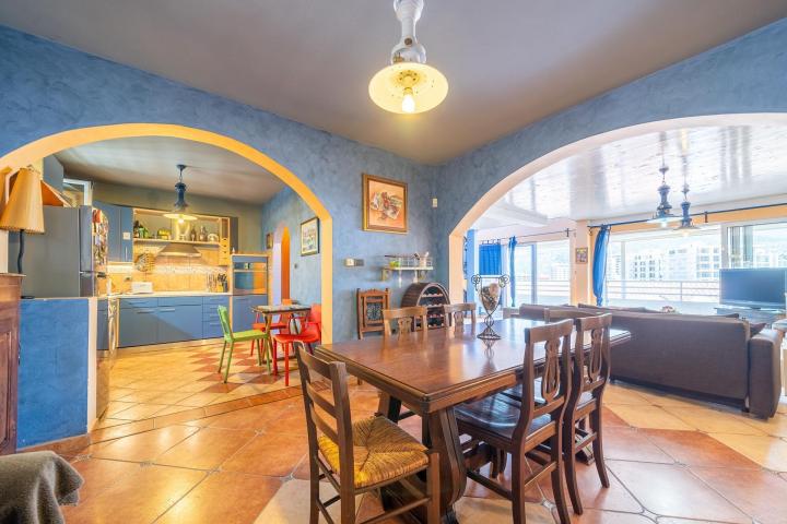 Dupleks apartman sa pogledom na more u centru Budve