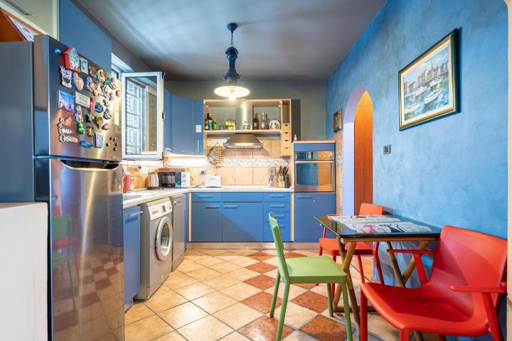 Dupleks apartman sa pogledom na more u centru Budve