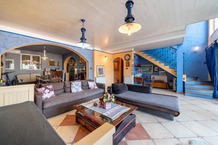 Dupleks apartman sa pogledom na more u centru Budve