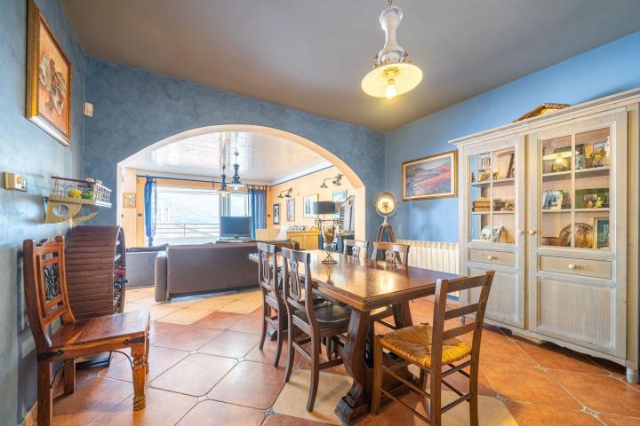 Dupleks apartman sa pogledom na more u centru Budve
