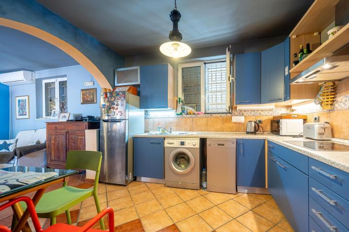 Dupleks apartman sa pogledom na more u centru Budve