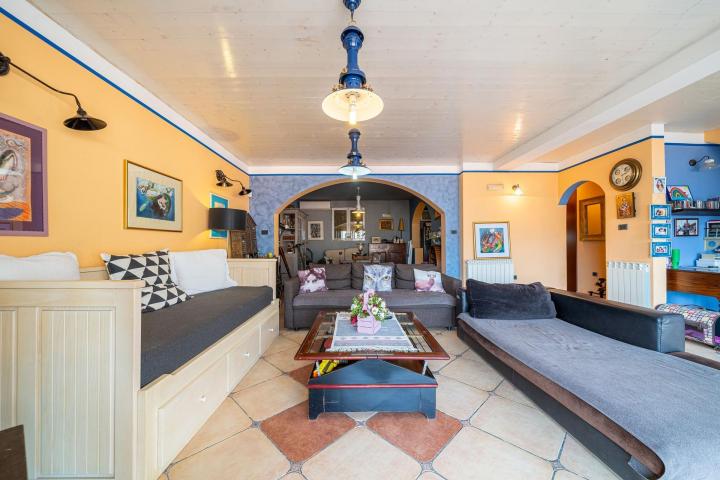 Dupleks apartman sa pogledom na more u centru Budve