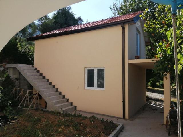 Dve kuće s pogledom na more Kamenovo, Budva