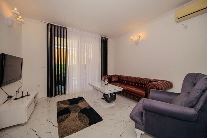 Kuća 100m2 sa prostranim placem od 1703m2 u Djurmanima, opstina Bar